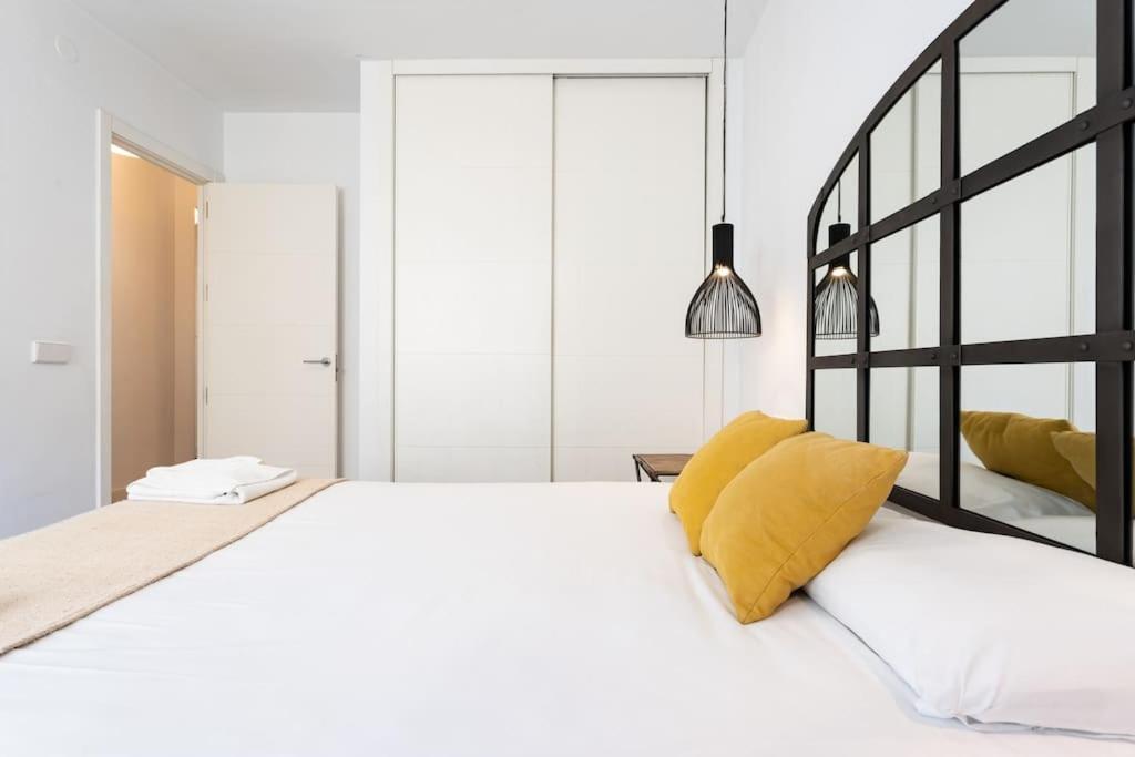 Super Central Malaga Flat With Terrace And Free Parking Exterior foto